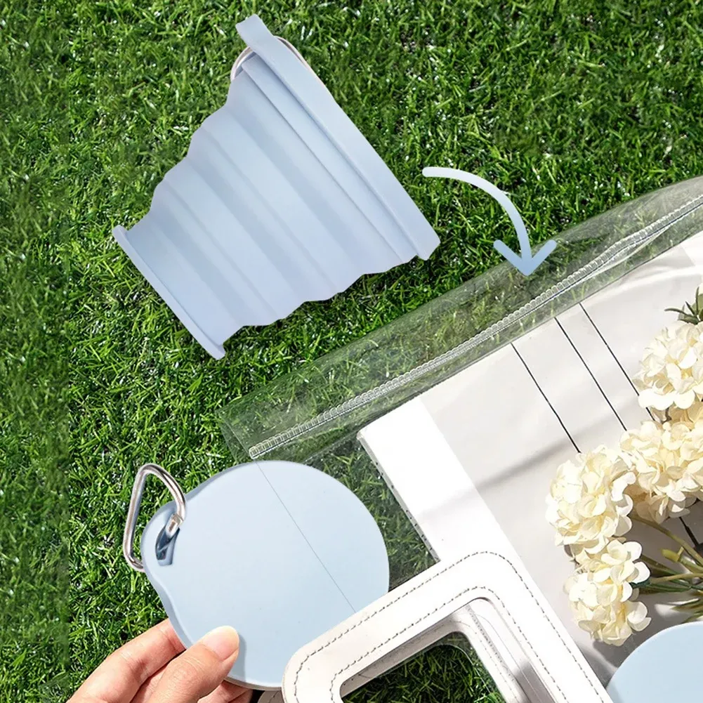 Tasse pliable en silicone, mise en scène