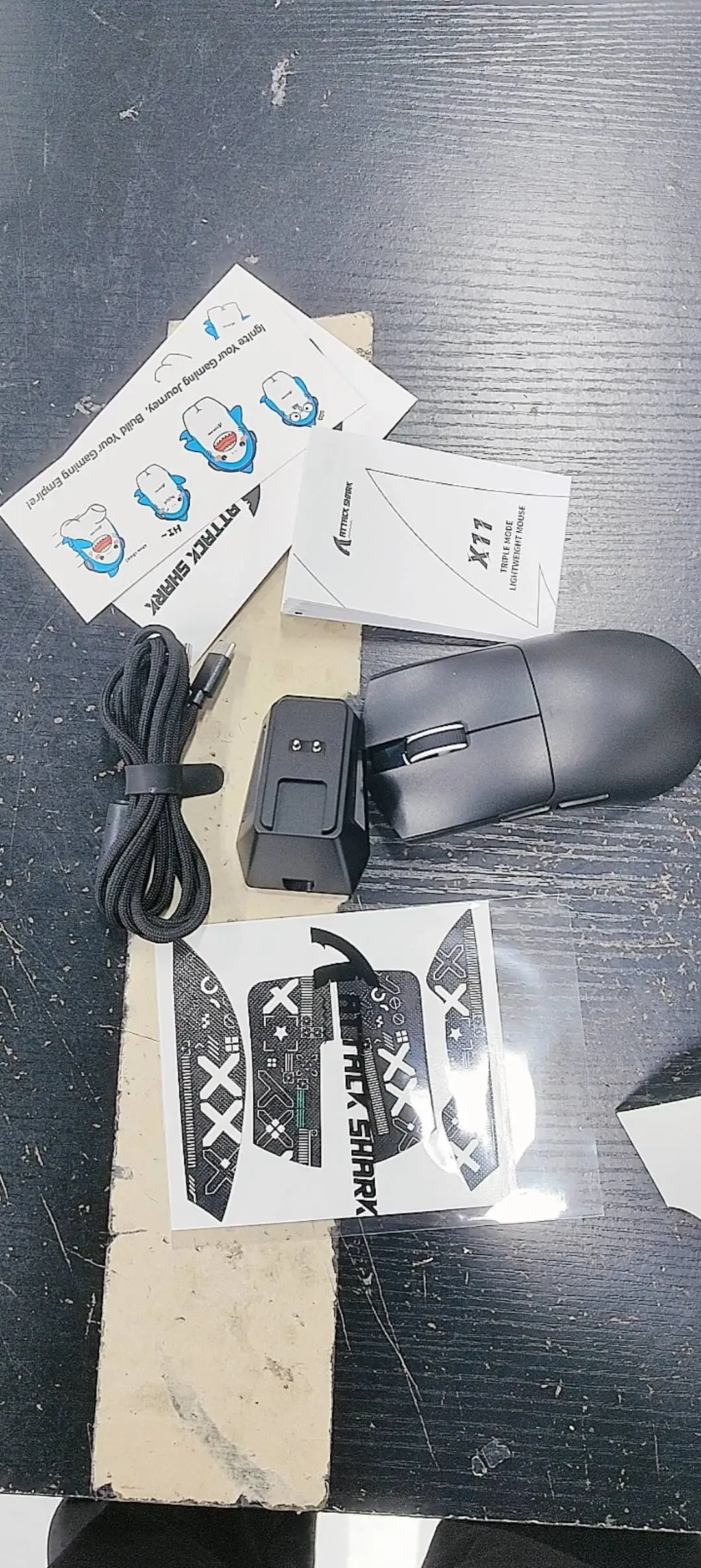 ATTACK SHARK X11, souris de jeu sans fil légère avec station de charge RGB