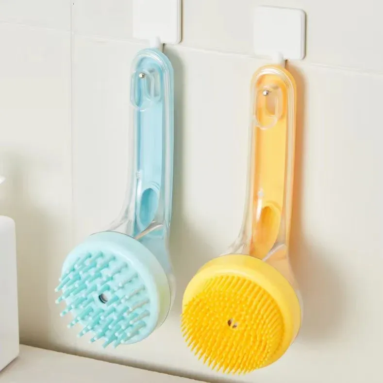 Brosse de bain pour animaux de compagnie en silicone souple à manche long avec distributeur de shampoing 6