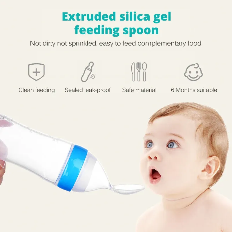Cuillère-presse pour bébé dans une ambiance chaleureuse