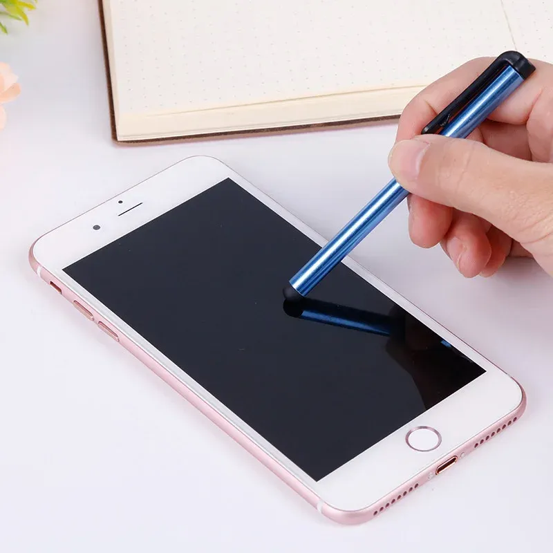 Stylet en situation d'utilisation sur tablette