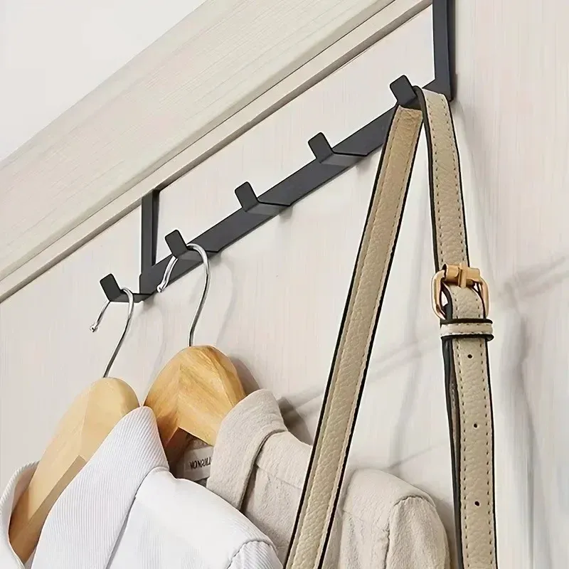 Crochet de porte peu encombrant pour salle de bain et cuisine 3