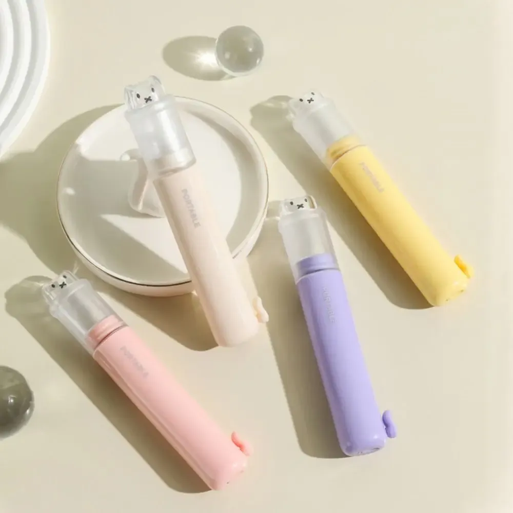 Brosse à dents de voyage 2 en 1 pliable avec distributeur de dentifrice compact, idéale pour le camping et les déplacements 2