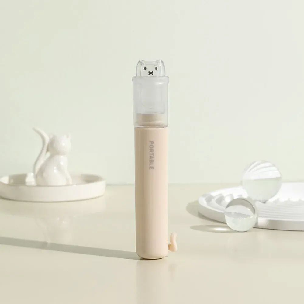 Brosse à dents de voyage 2 en 1 pliable avec distributeur de dentifrice compact, idéale pour le camping et les déplacements 7