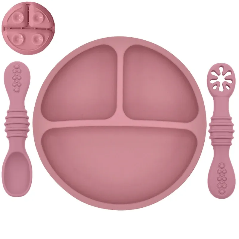 Vaisselle bébé en situation de repas