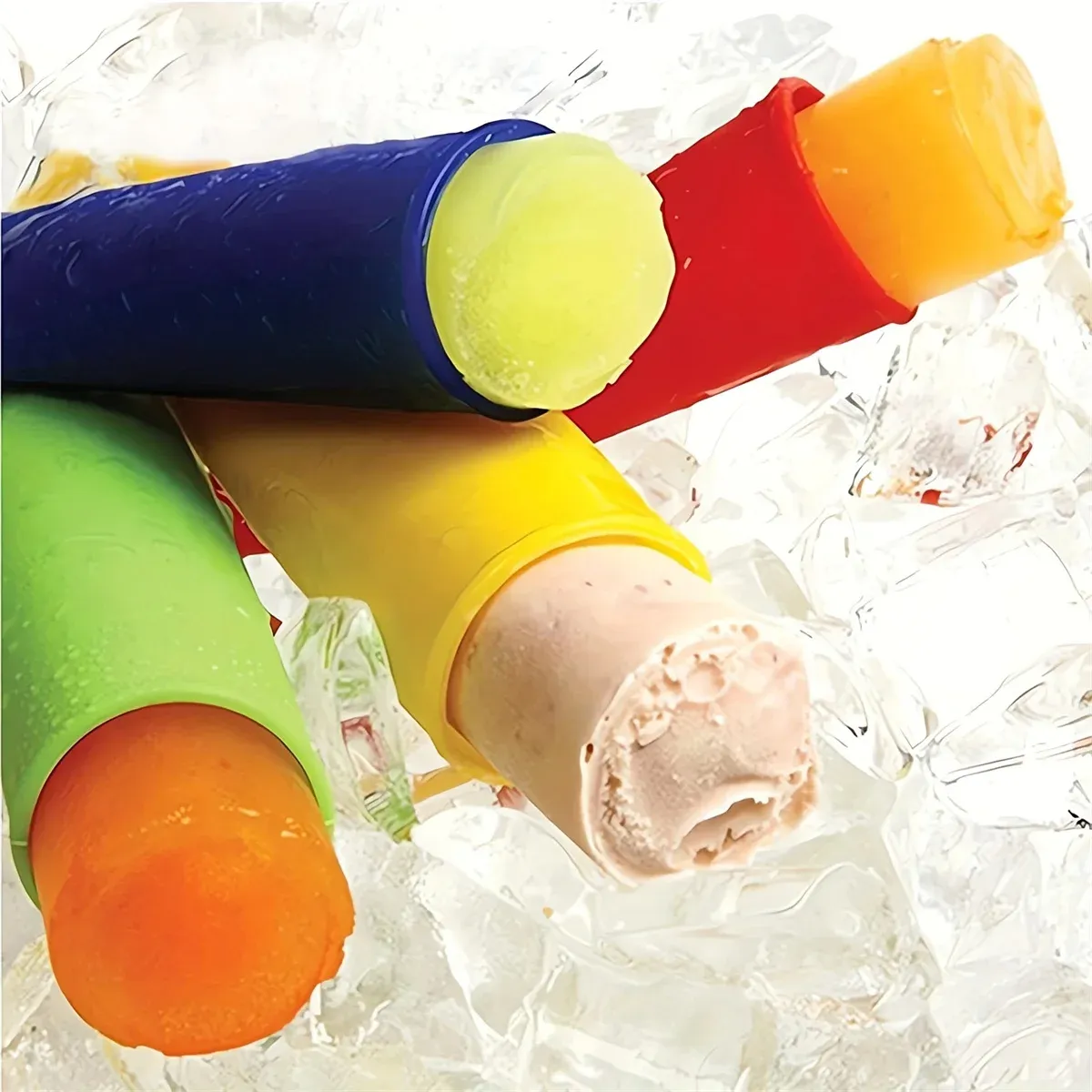 Sucettes glacées préparées avec les moules en silicone