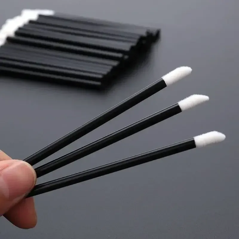 Lot de 50 brosses jetables : microbrosses pour lèvres et cils, applicateurs de mascara et baguettes de rouge à lèvres 6