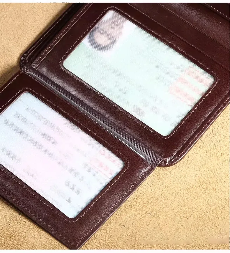 Coutures et bords soignés du portefeuille