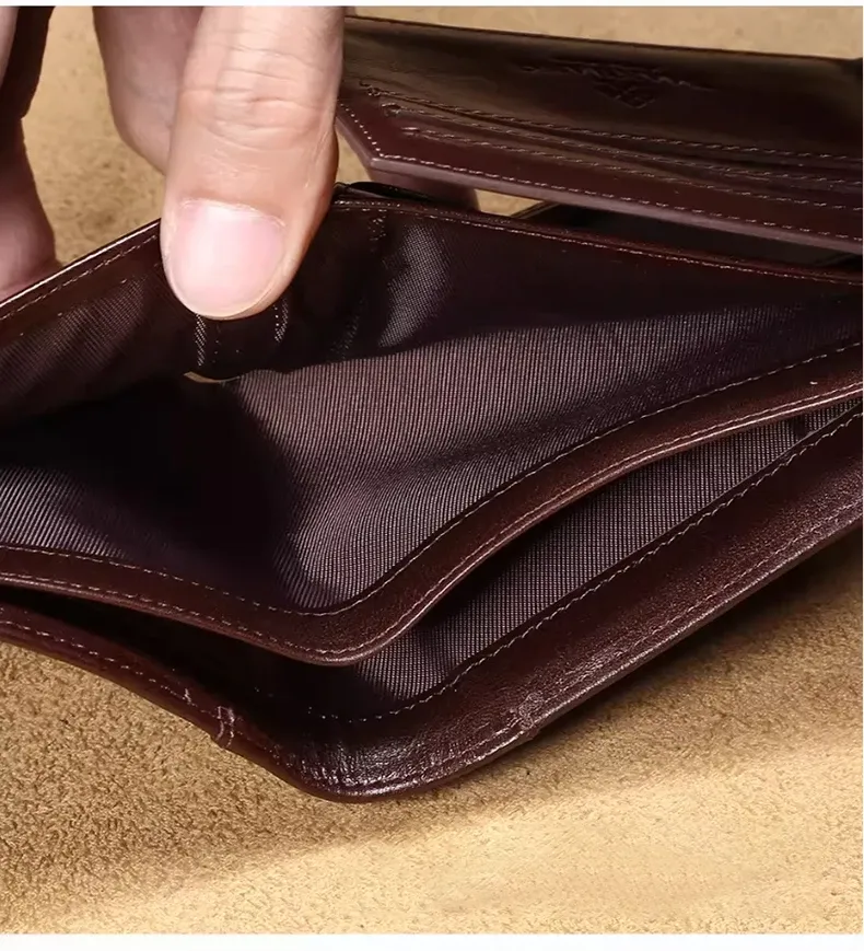 Portefeuille en cuir porté au quotidien