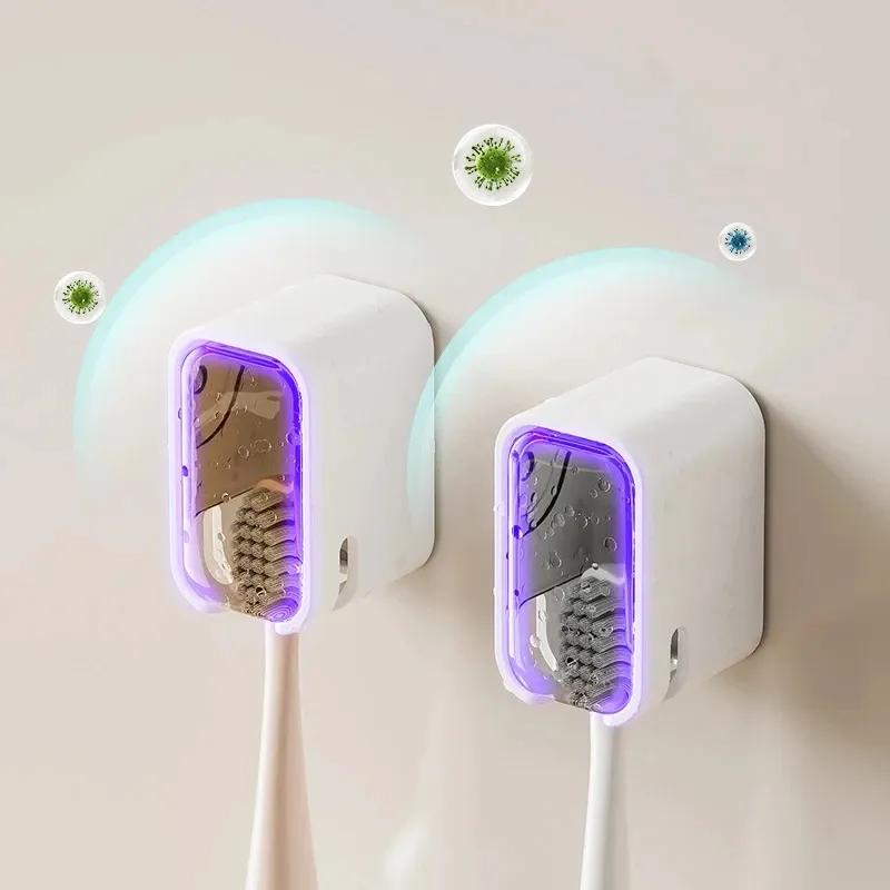 Porte-brosses à dents mural installé dans une salle de bain