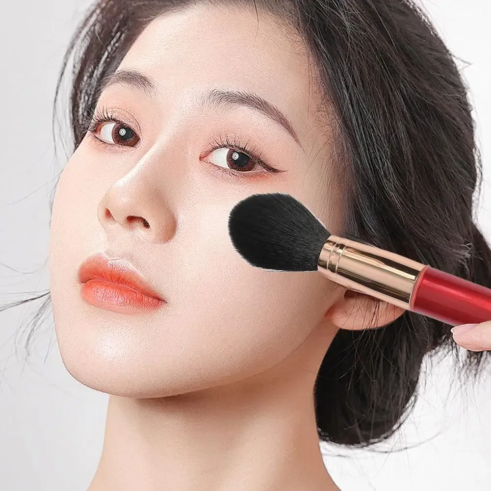 Brosse de maquillage en situation