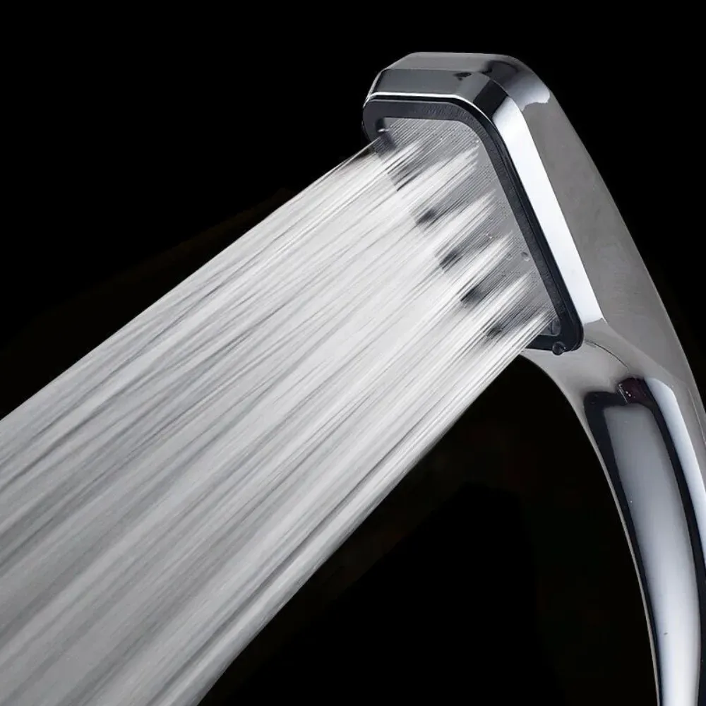 Design épuré du pommeau de douche