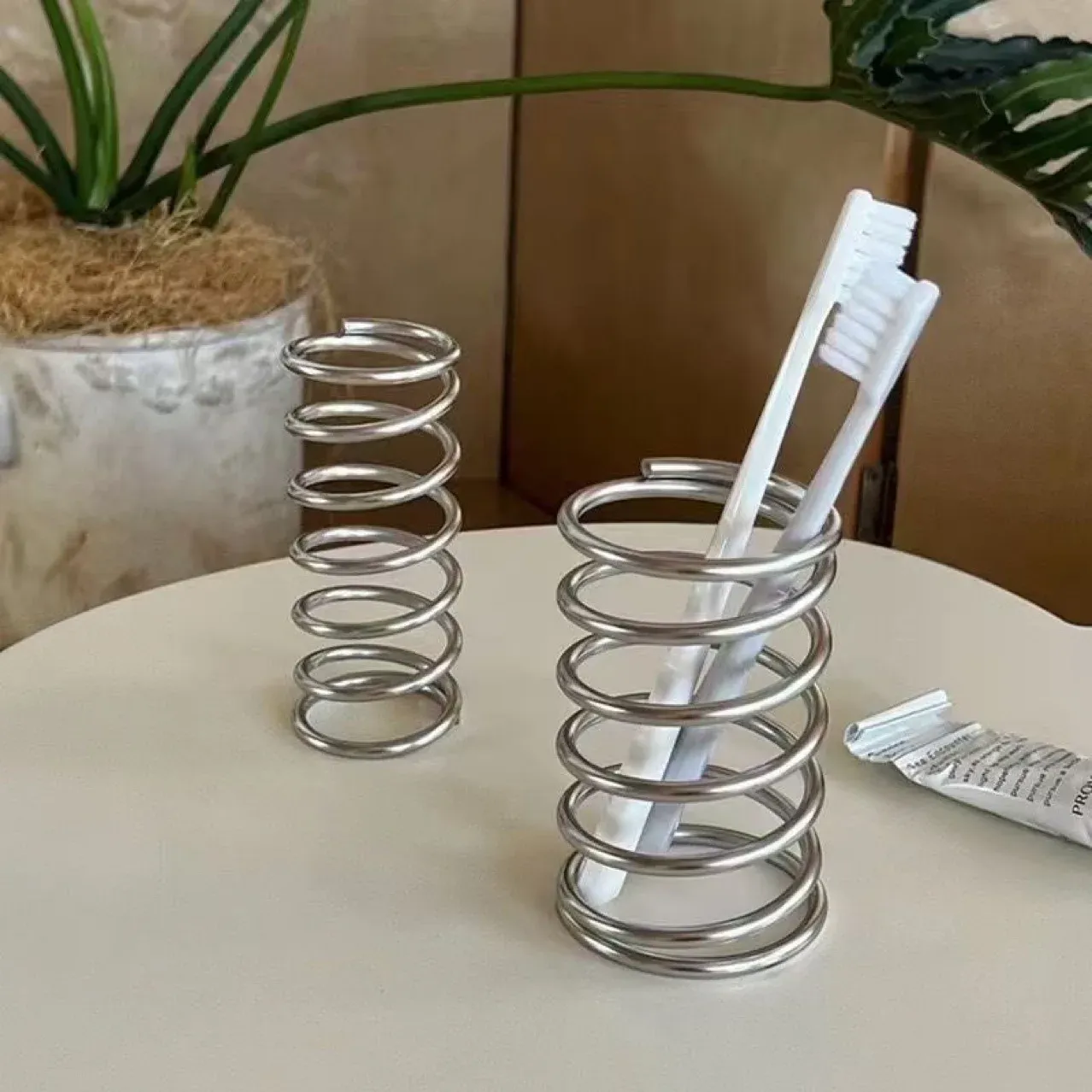Porte-brosse à dents en acier inoxydable pour salle de bain 3