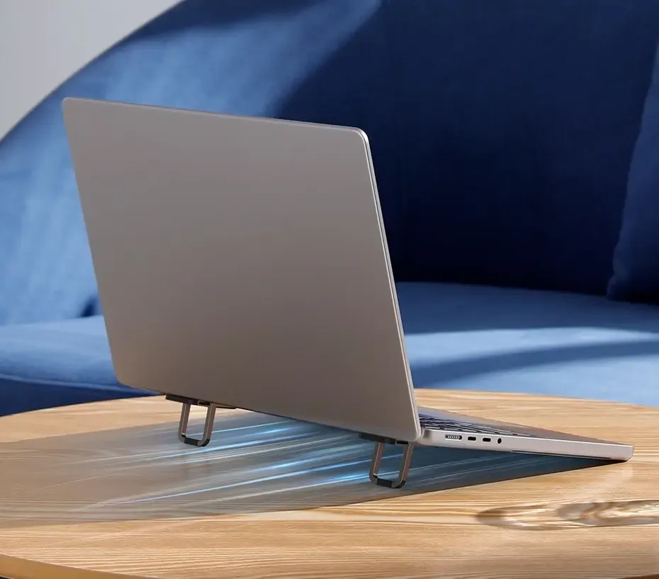 Circulation d'air sous un ordinateur portable placé sur le support