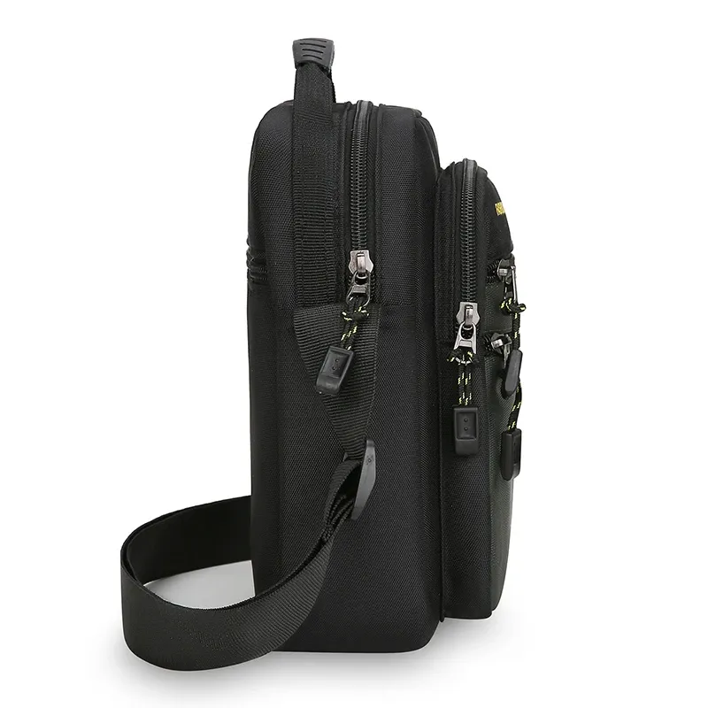Sac à bandoulière homme, détail des poches
