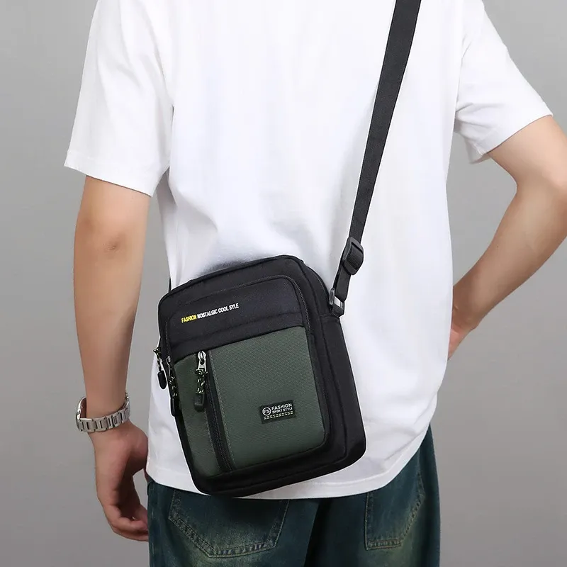 Sac à bandoulière homme, vue de dos