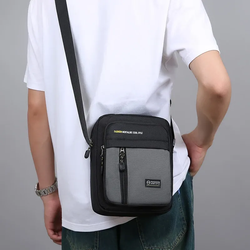 Sac à bandoulière homme, détail des matières