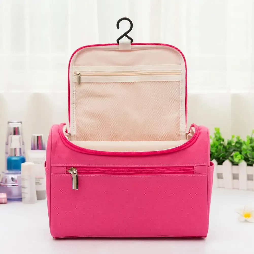 Trousse de toilette de voyage ouverte