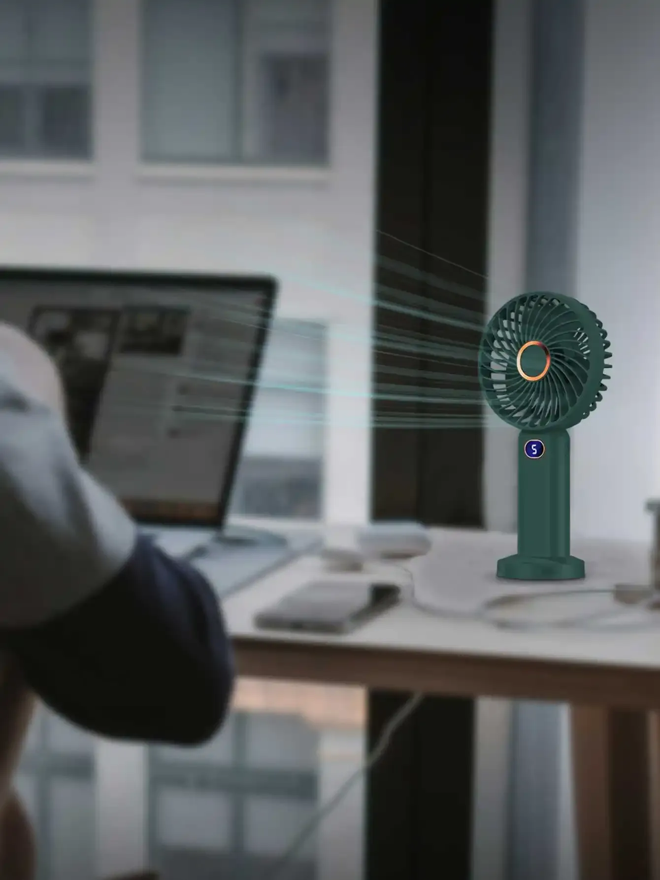 Ventilateur portatif, en voyage
