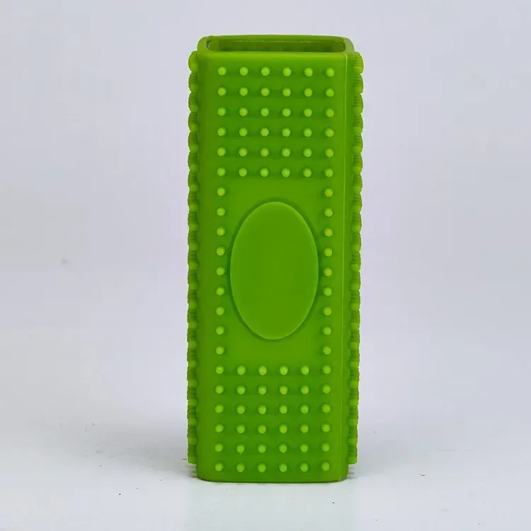 Brosse en silicone pour retirer les poils d'animaux 8