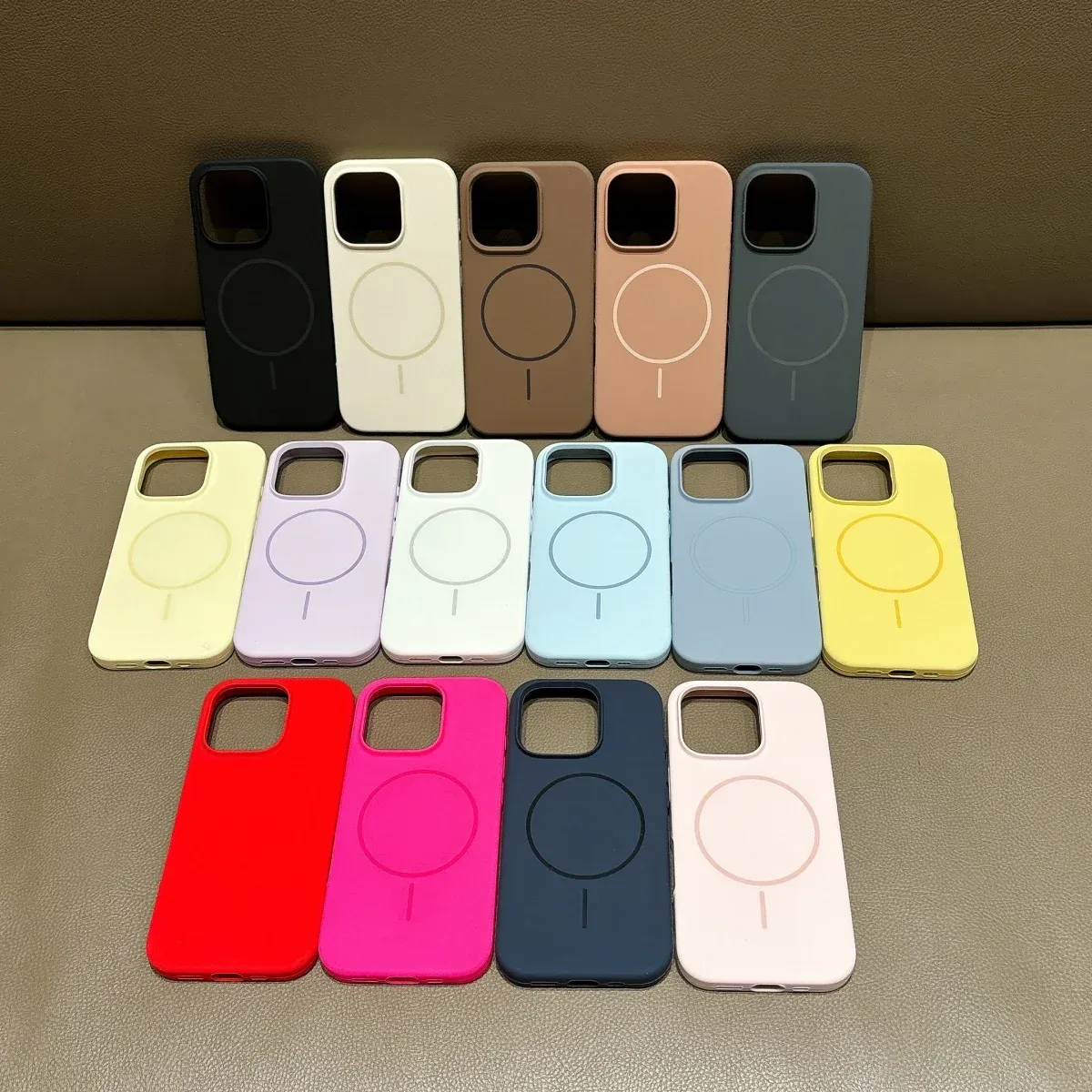 Coque en silicone lumineux fluorescent pour iPhone 18, 17 Air, 16, 15, 14, 13, 12 et 18 Pro Max, compatible charge sans fil MagSafe 2