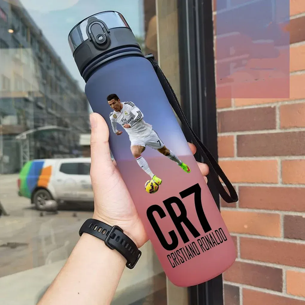 Gourde de sport anti-fuite Cristiano Ronaldo, bouteille colorée en plastique pour l'extérieur et les voyages 25