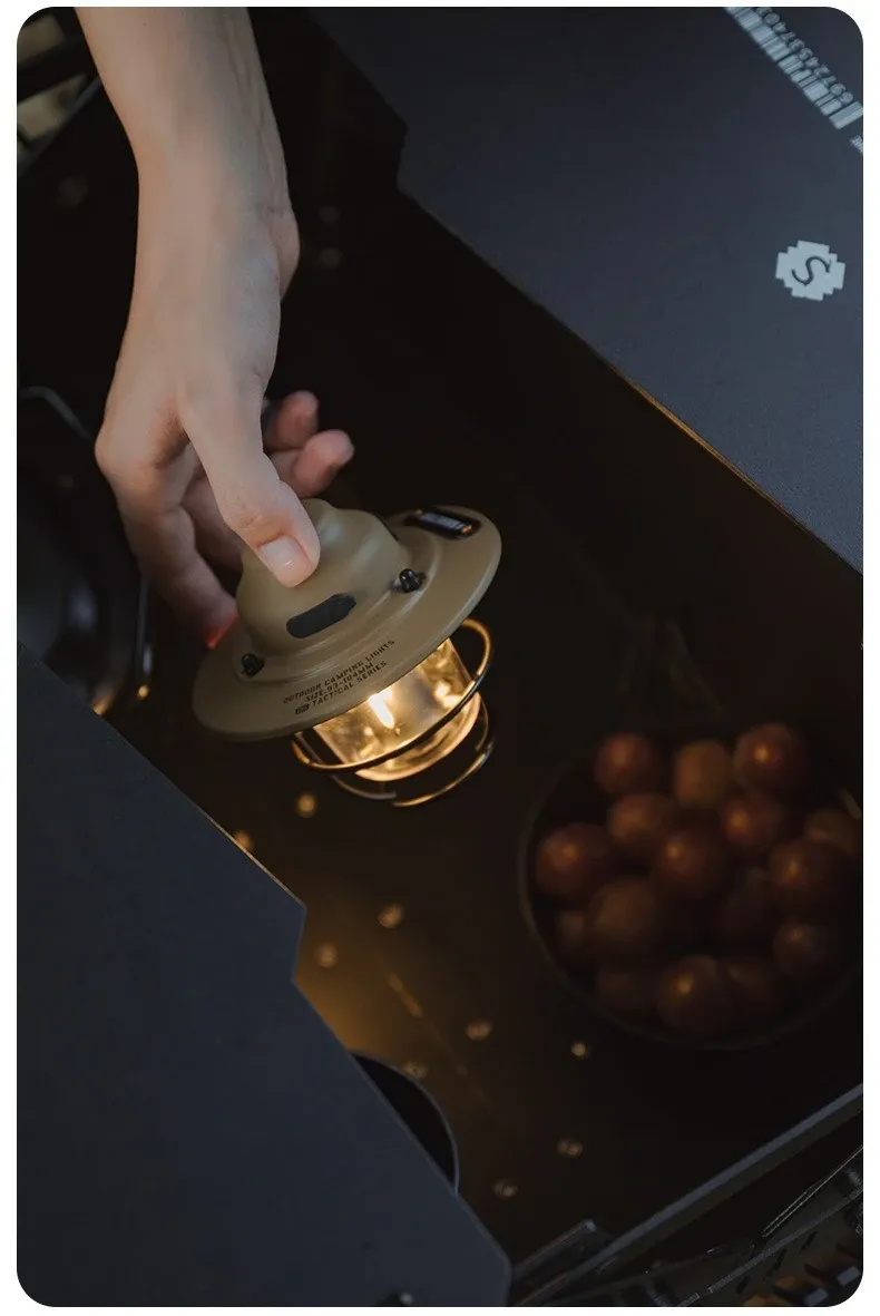 Lampe de camping rétro Shine Trip, esprit aventure