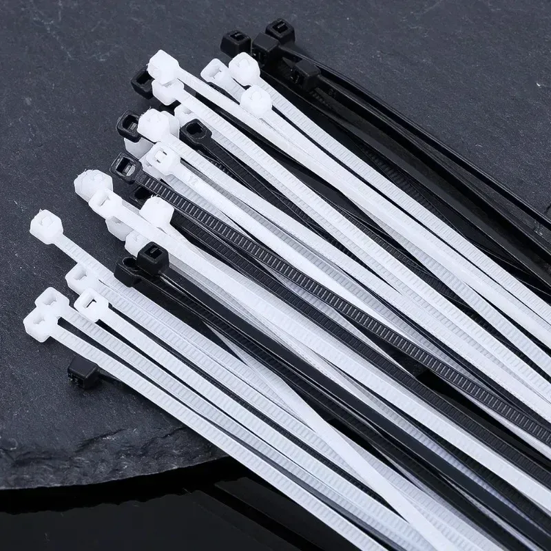 Attaches de câbles pour espace de travail