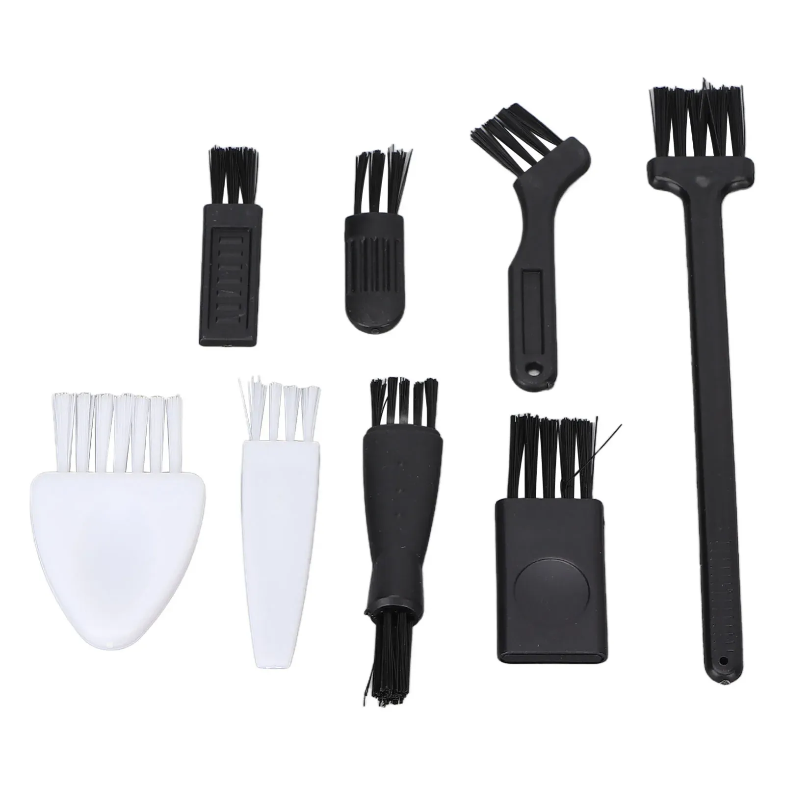 Nettoyage d'un rasoir électrique avec la brosse