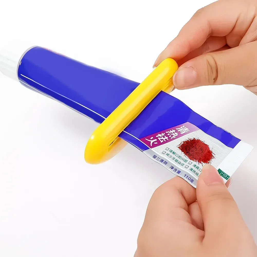 Distributeur de dentifrice en situation d'utilisation