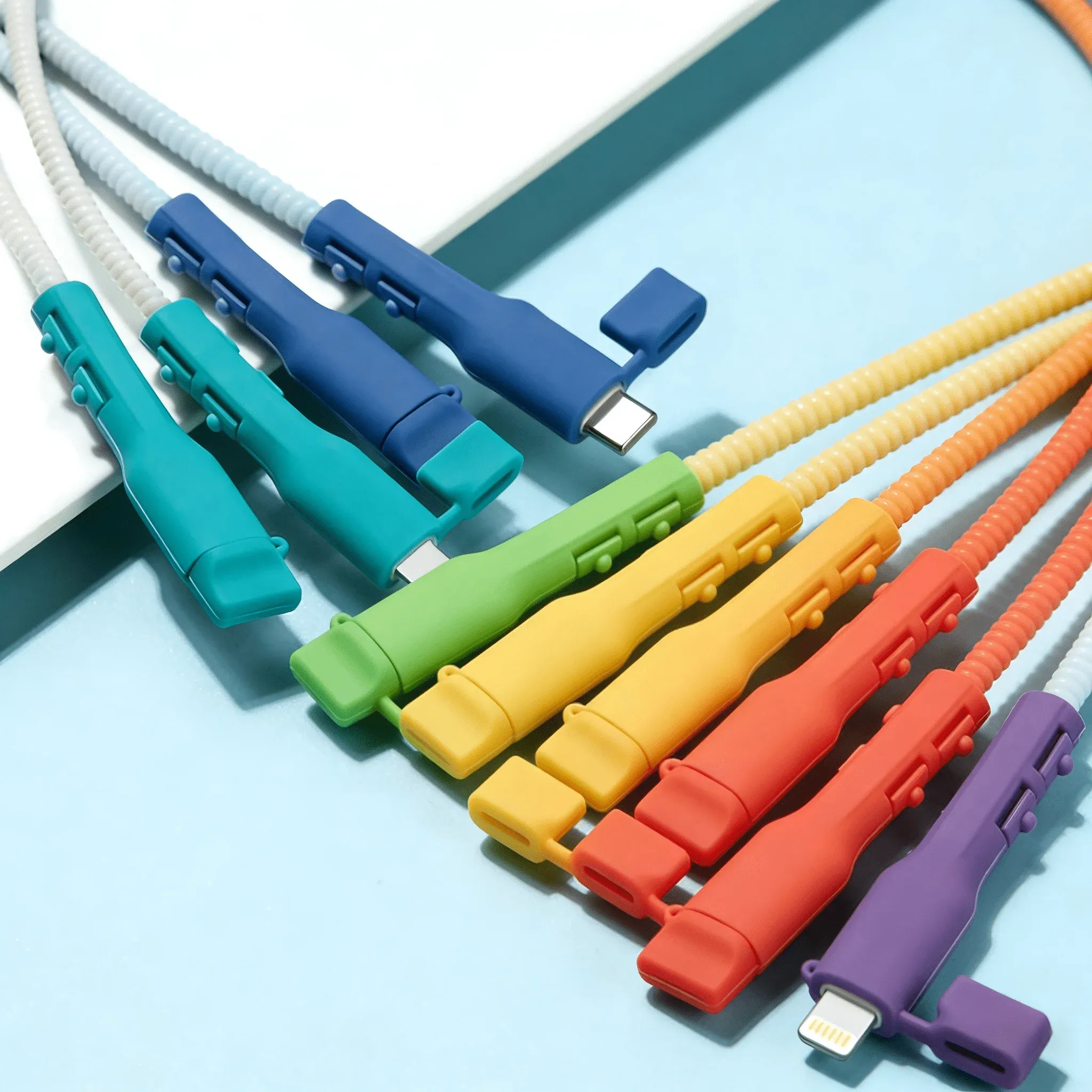 Protège-câbles de charge pour ordinateurs portables, tablettes et smartphones USB-C : prévient la rupture des fils et organise vos câbles