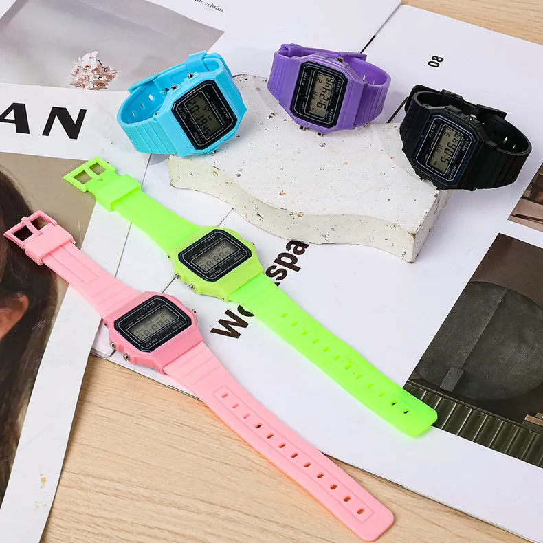 Montre numérique LED, usage quotidien