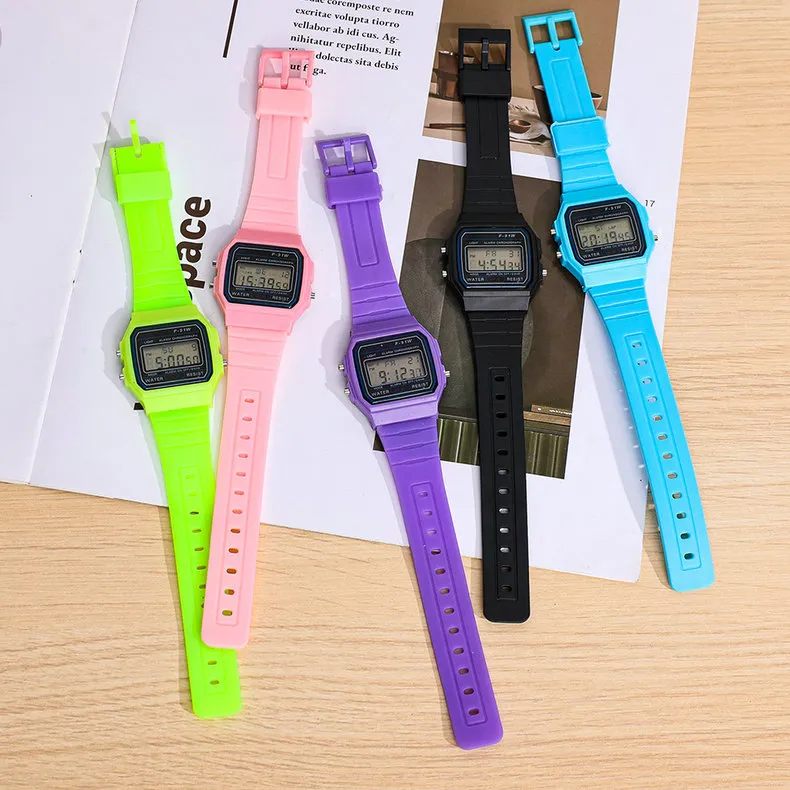 Montre numérique LED, mise en situation