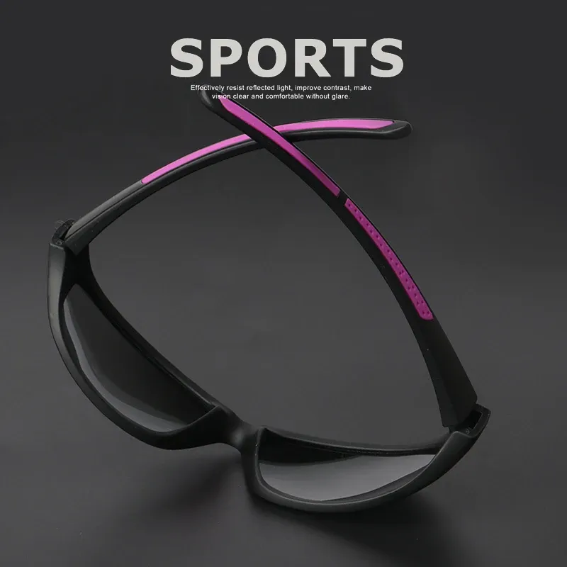 Lunettes de soleil dans un cadre naturel