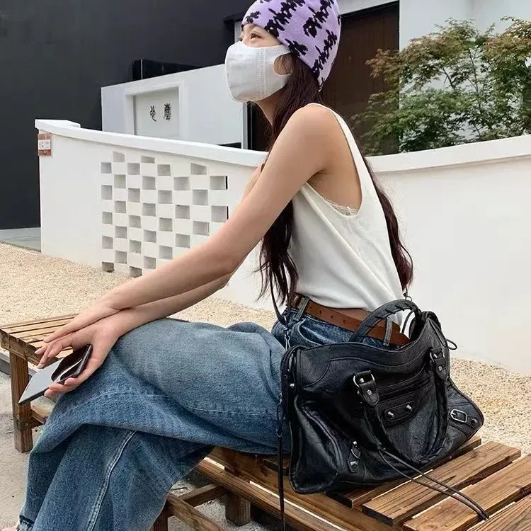 Sac urbain pour femme vue de profil