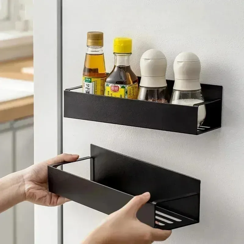 Étagère magnétique pour réfrigérateur avec panier latéral pour épices et petits articles - Image 1