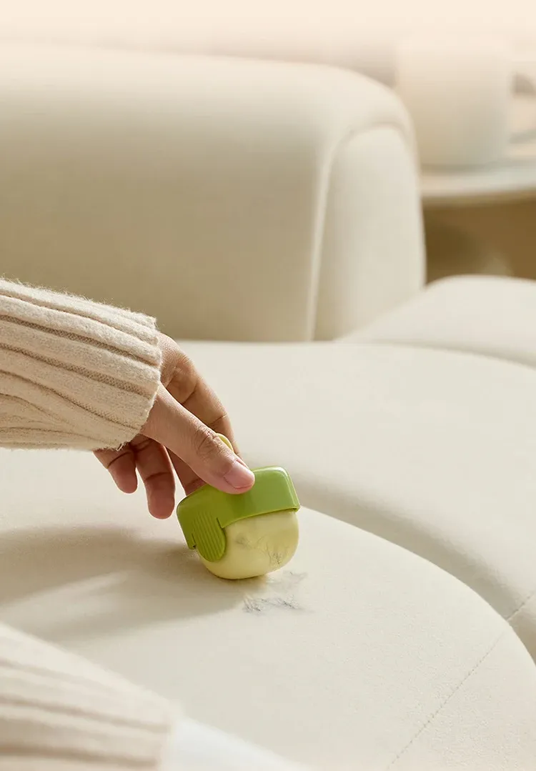 Dissolvant de peluches sur tissu