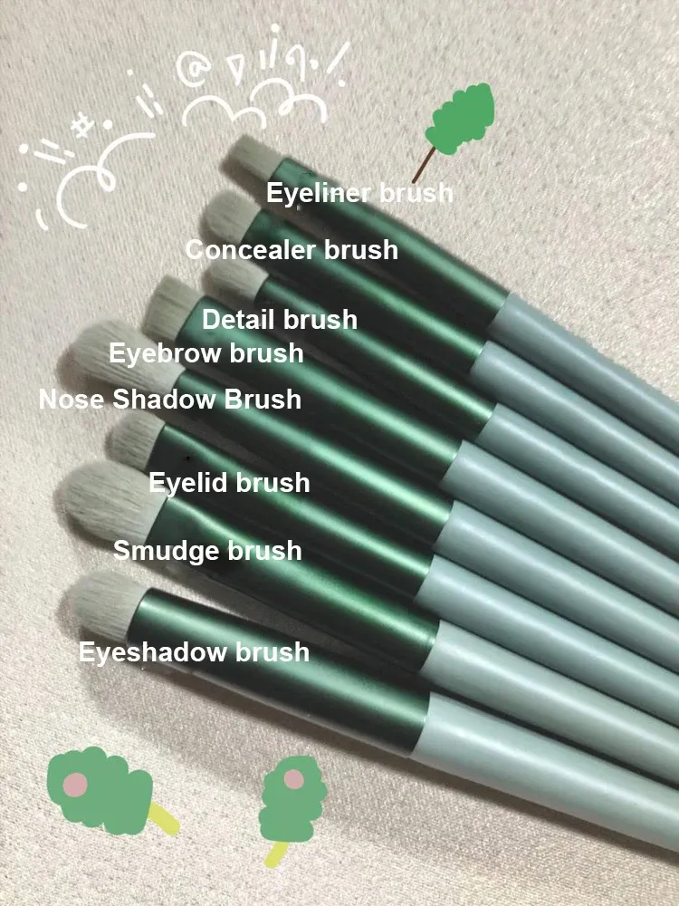 Pinceaux de maquillage pour le fond de teint