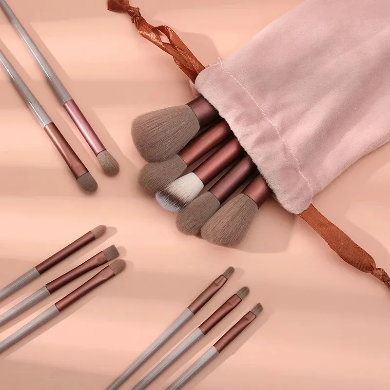 Ensemble de 13 pinceaux de maquillage doux avec trousse de rangement 8