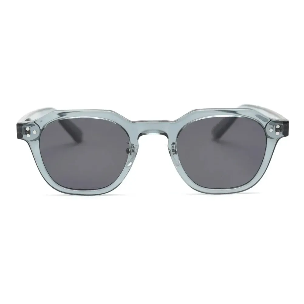 Lunettes de soleil rétro en situation