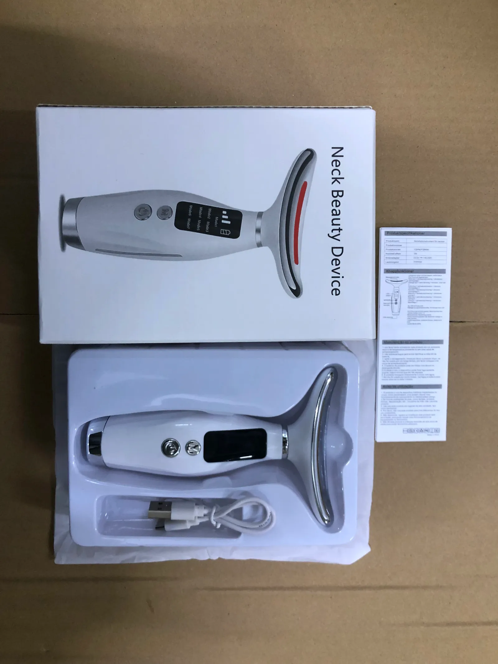 Masseur LED visage et cou, ambiance lifestyle