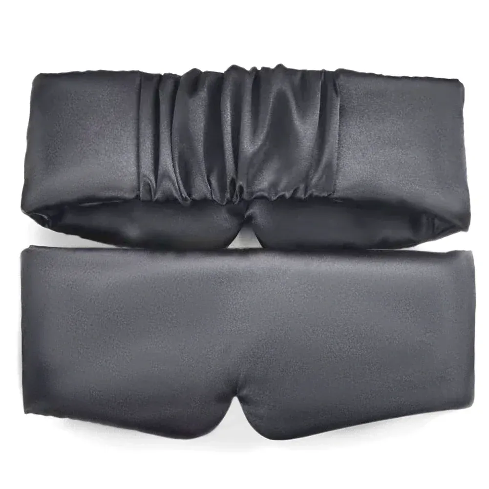 Masque de sommeil en satin de soie, ambiance nocturne