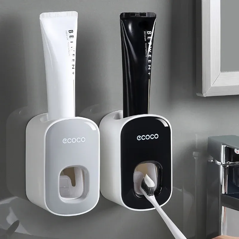 Distributeur de dentifrice en situation d'usage quotidien