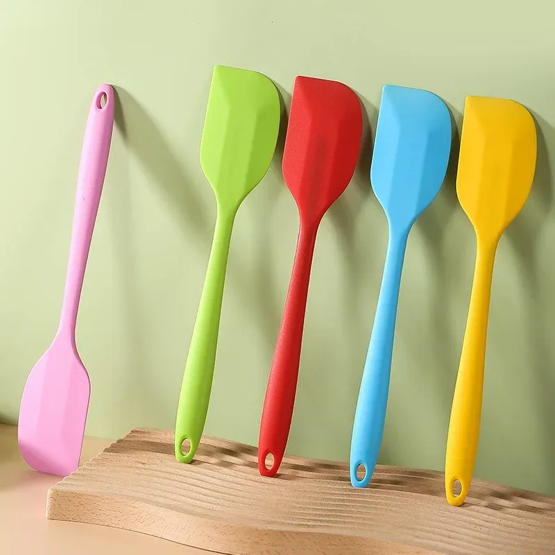 Spatule en silicone au manche intégré