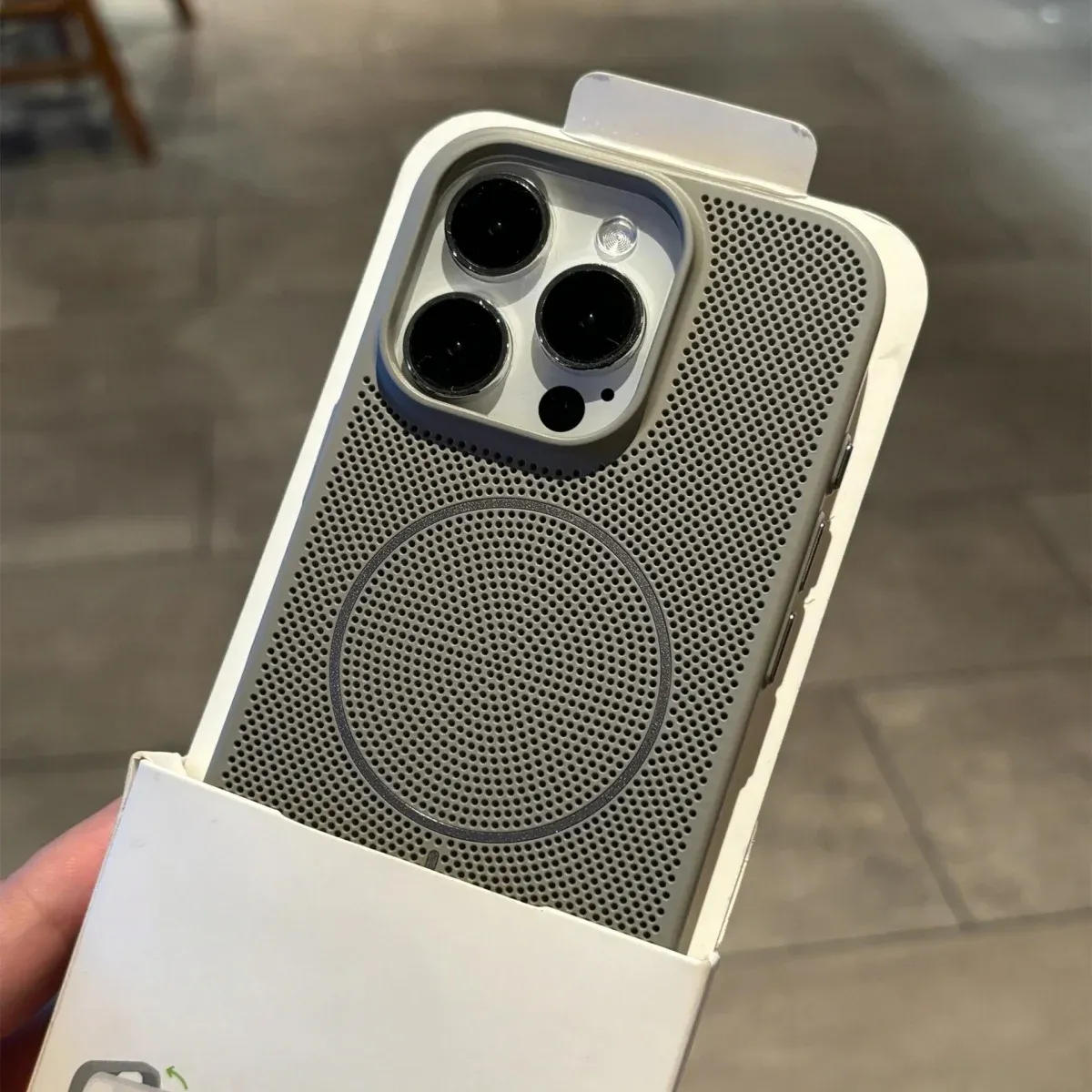 Coque magnétique MagSafe avec grille de dissipation thermique pour iPhone 11 à 18, compatible charge sans fil 3