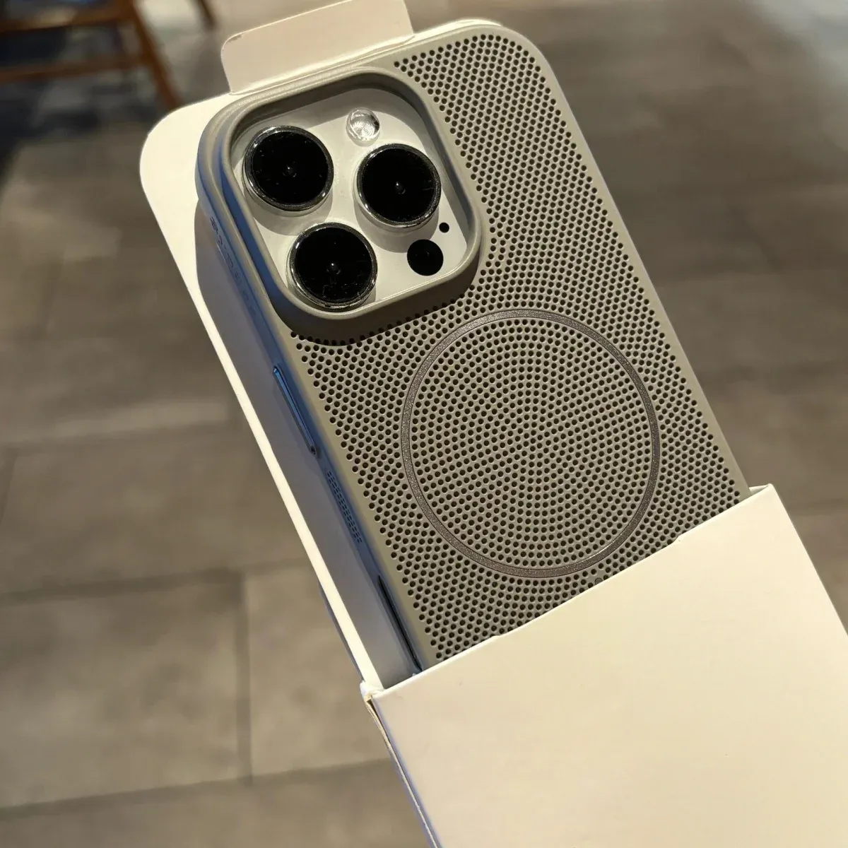 Coque magnétique MagSafe avec grille de dissipation thermique pour iPhone 11 à 18, compatible charge sans fil 5