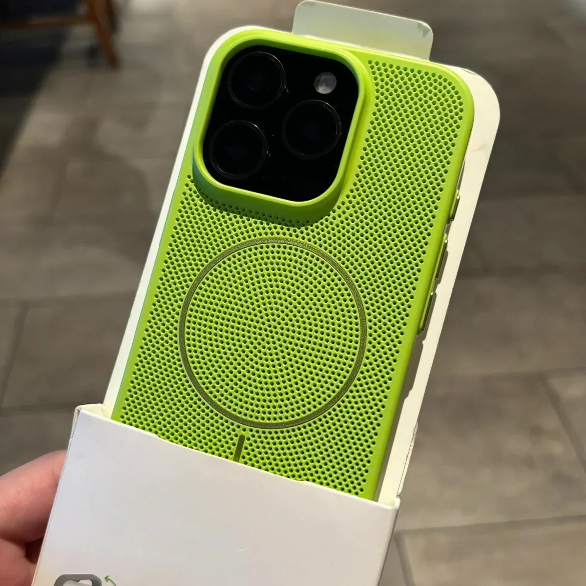 Coque magnétique MagSafe avec grille de dissipation thermique pour iPhone 11 à 18, compatible charge sans fil 11