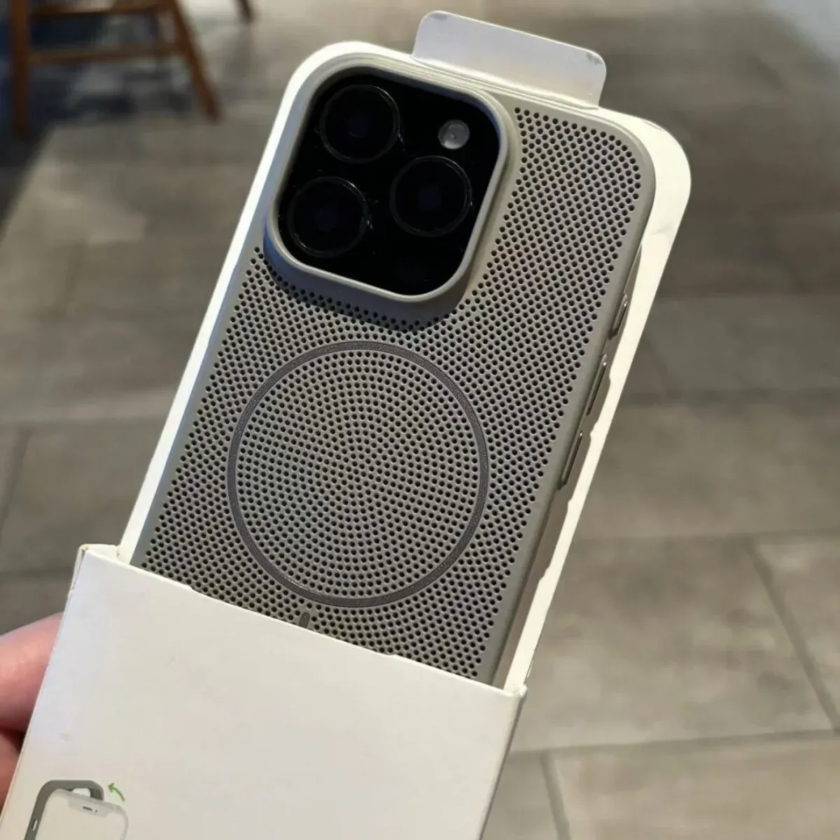Coque magnétique MagSafe avec grille de dissipation thermique pour iPhone 11 à 18, compatible charge sans fil 8