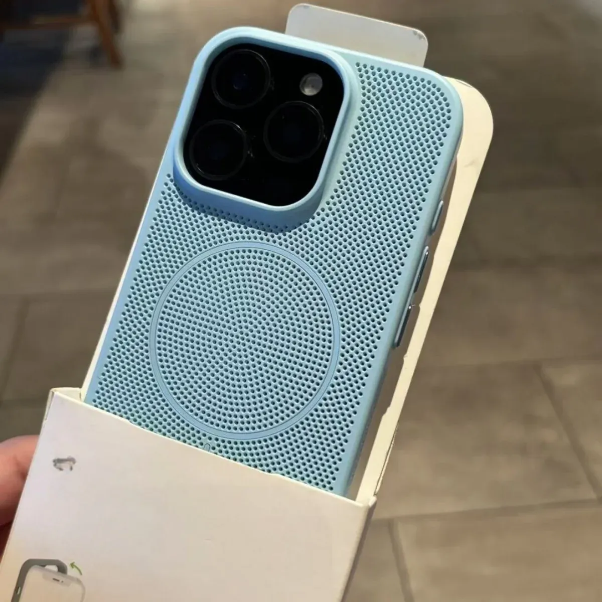 Coque magnétique MagSafe avec grille de dissipation thermique pour iPhone 11 à 18, compatible charge sans fil 7
