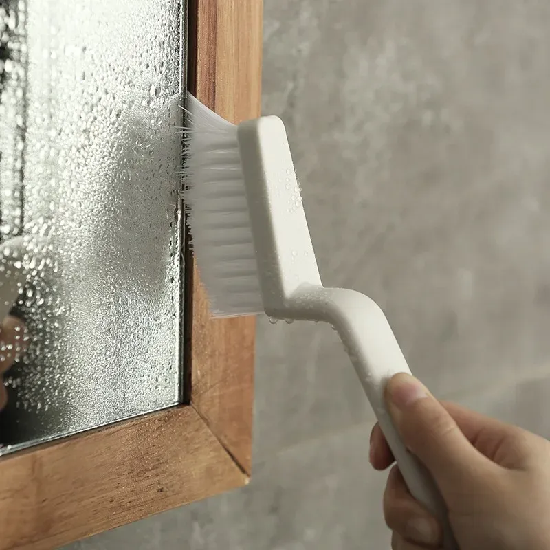 Brosse de nettoyage pour angles de cuisine